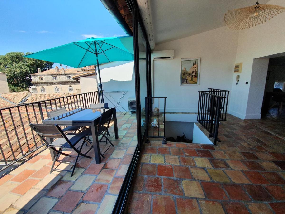 Au Coeur Du Centre Historique - Immeuble Classe - Terrasse - Climatise Nîmes Kültér fotó