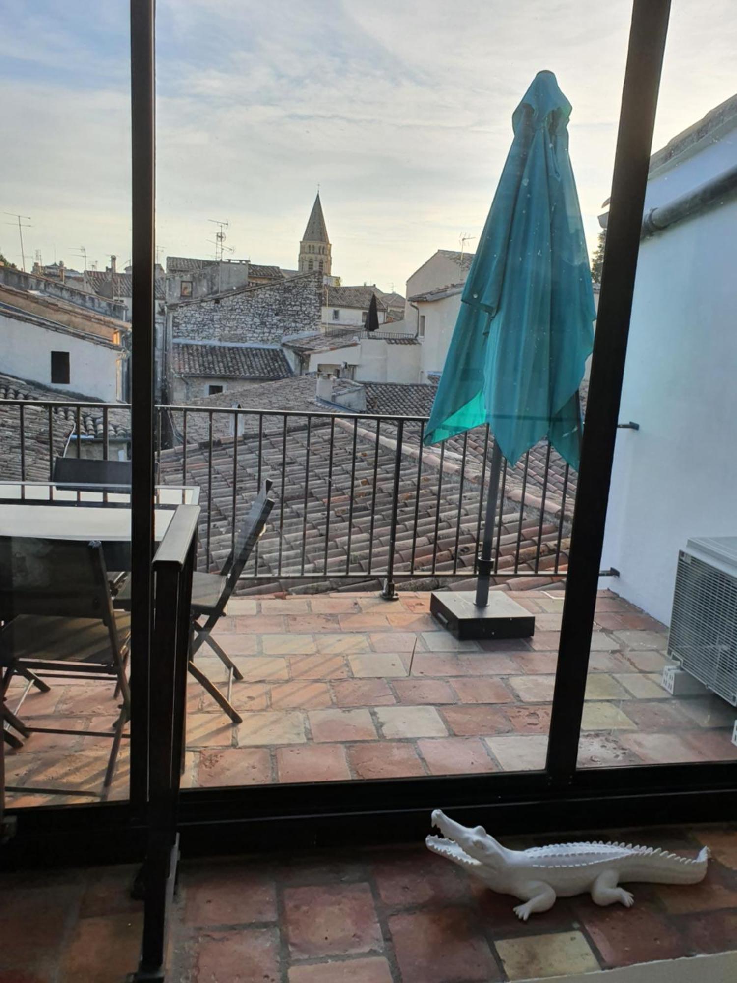 Au Coeur Du Centre Historique - Immeuble Classe - Terrasse - Climatise Nîmes Kültér fotó