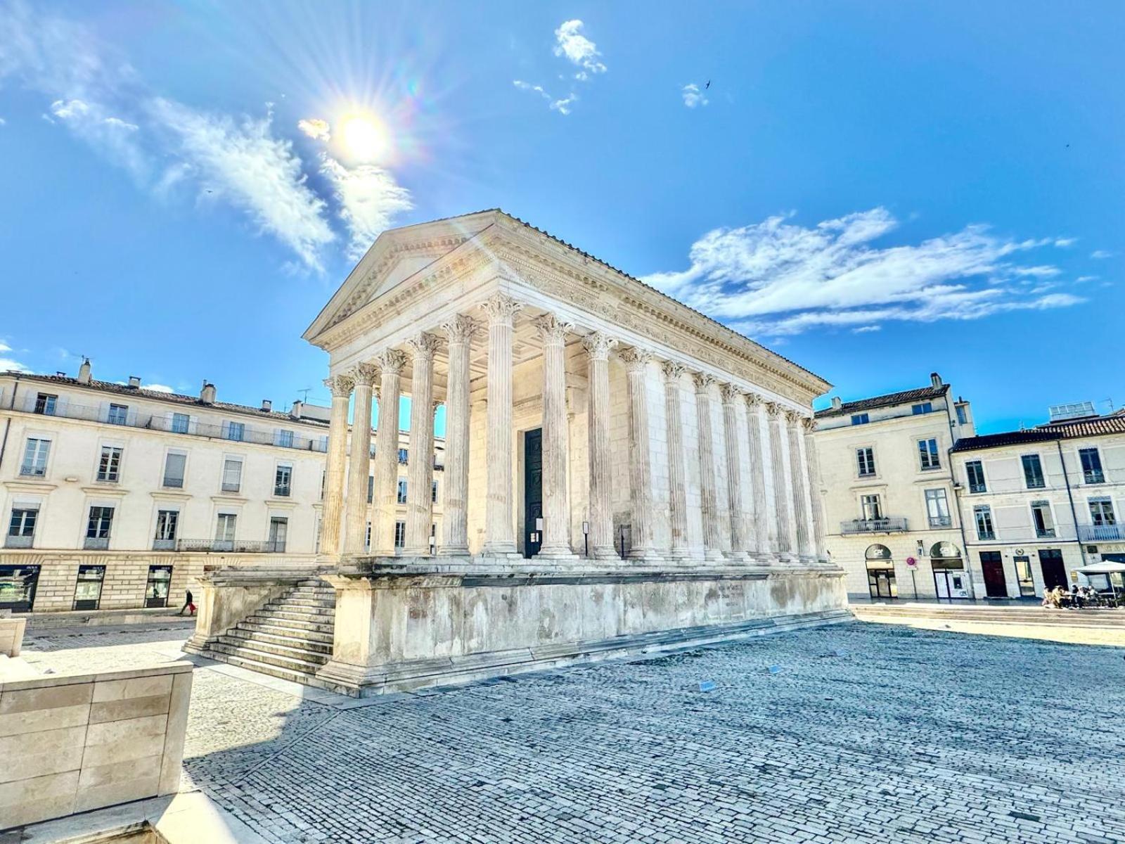 Au Coeur Du Centre Historique - Immeuble Classe - Terrasse - Climatise Nîmes Kültér fotó