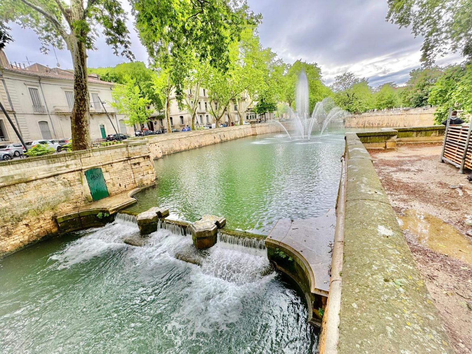 Au Coeur Du Centre Historique - Immeuble Classe - Terrasse - Climatise Nîmes Kültér fotó