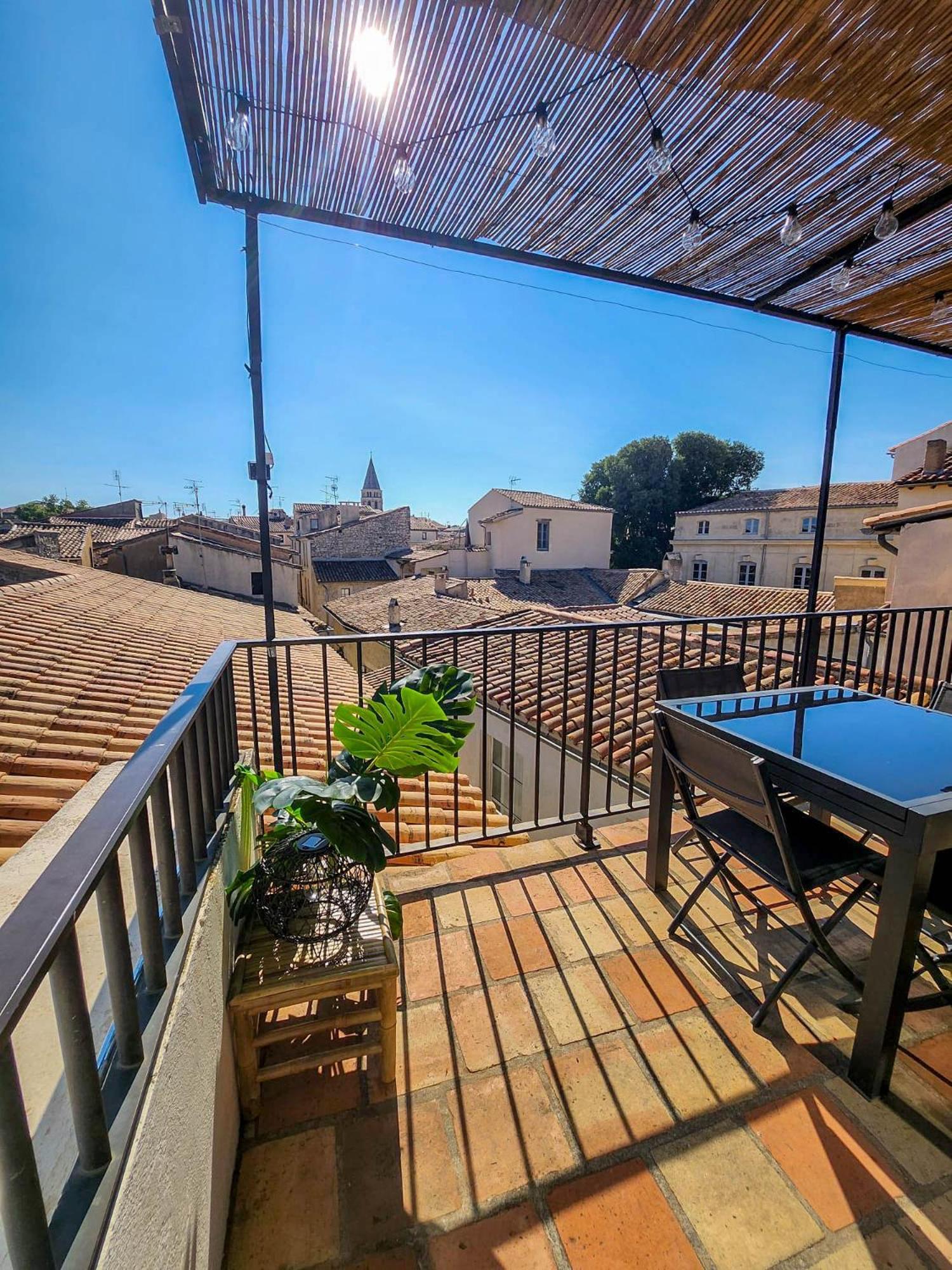 Au Coeur Du Centre Historique - Immeuble Classe - Terrasse - Climatise Nîmes Kültér fotó